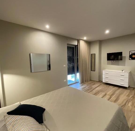 تختخواب و صبحانه Qualora Room & Suite