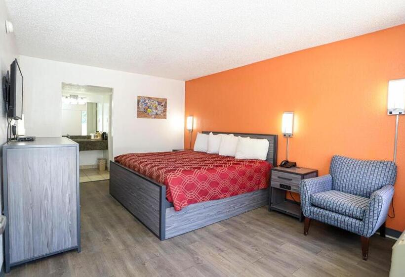 فندق Express Inn