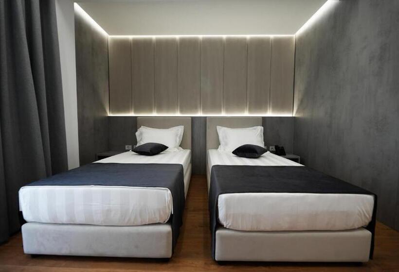 هتل Naos Luxury