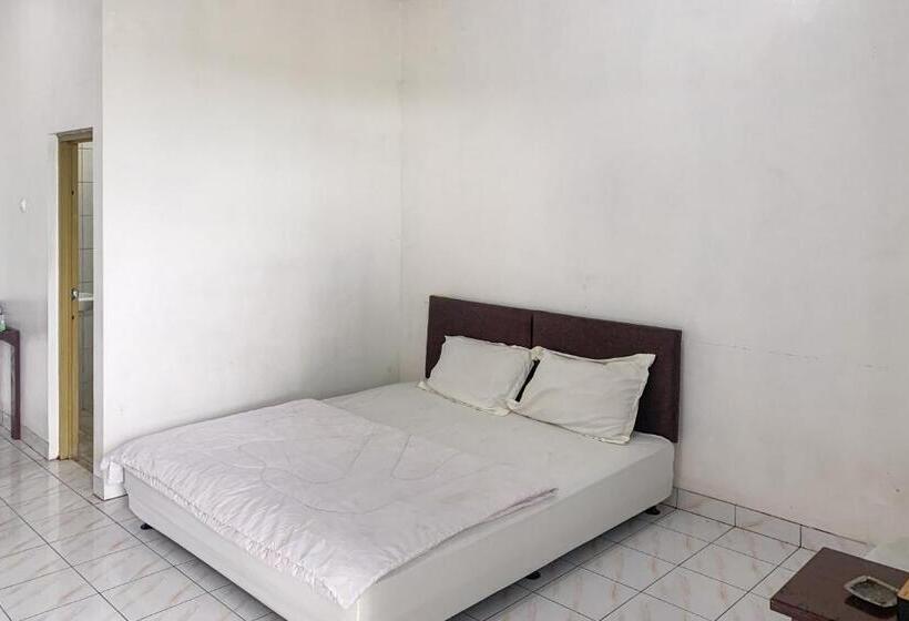 هتل Pelangi Merak Redpartner