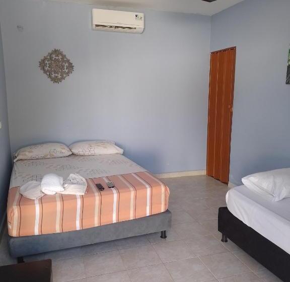 هتل Villa J Leticia