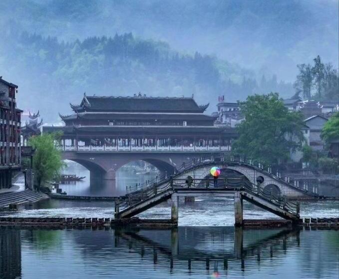 پانسیون 聚贤居客栈 Fenghuang Juxianju Inn