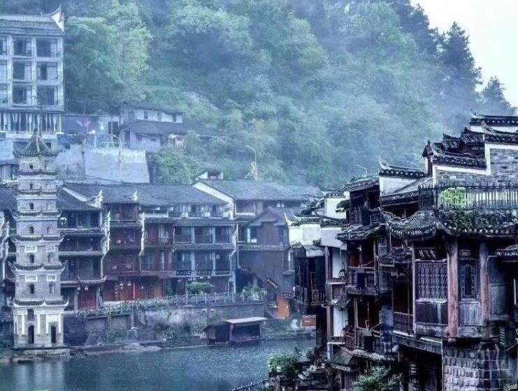 پانسیون 聚贤居客栈 Fenghuang Juxianju Inn