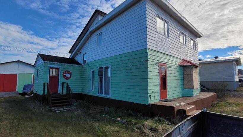 Polar Bear Bed And Breakfast