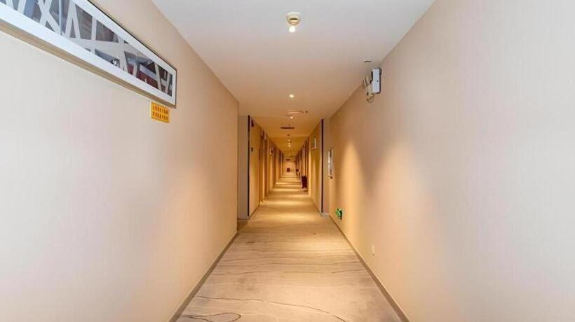 Отель City Comfort Inn Beiliu Bus Terminal