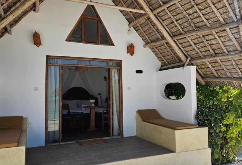 هتل Juana Ocean Villas