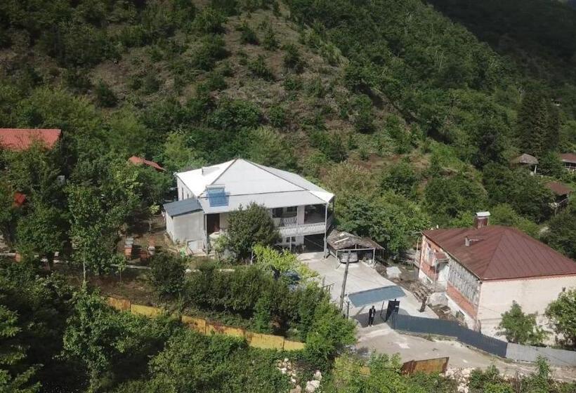 پانسیون Guest House Mekvena