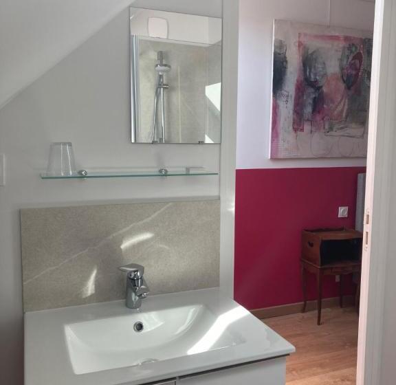 Bed and Breakfast Chez Anne   Chambre Avec Salle De Bain Privative