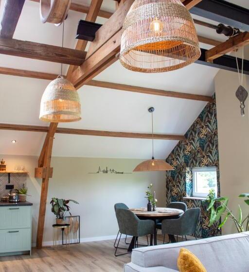 تختخواب و صبحانه De Mölle