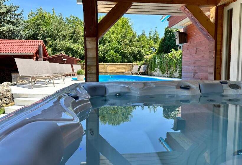 تختخواب و صبحانه Délceg Réce Mini
