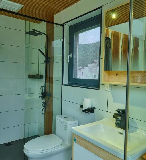 Bed and Breakfast Nature Cure Village Lodge 婺源自在舍民宿