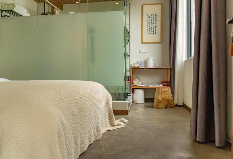 Bed and Breakfast Nature Cure Village Lodge 婺源自在舍民宿