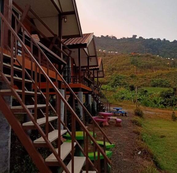 هتل Baan Phak Plaithang At Phu Thap Buek