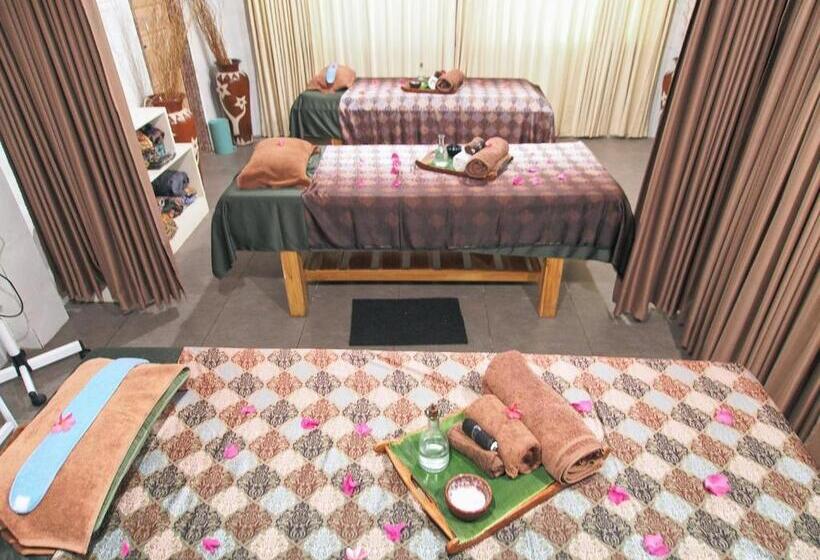 هتل Coco Breeze Spa