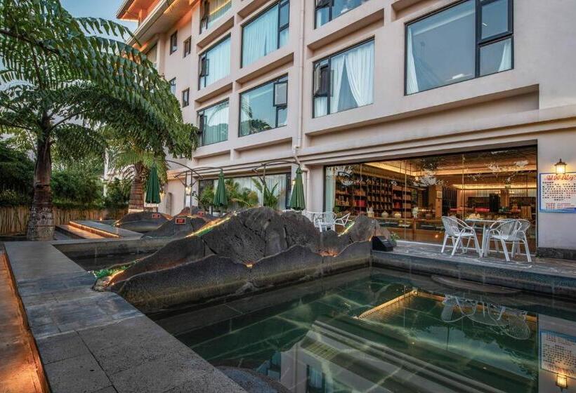 Отель Yue Xin Yuan Spa Resort