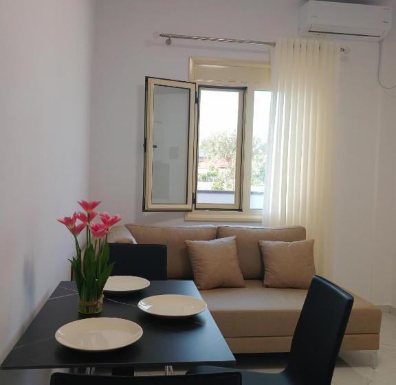 پانسیون Aiden S House 2