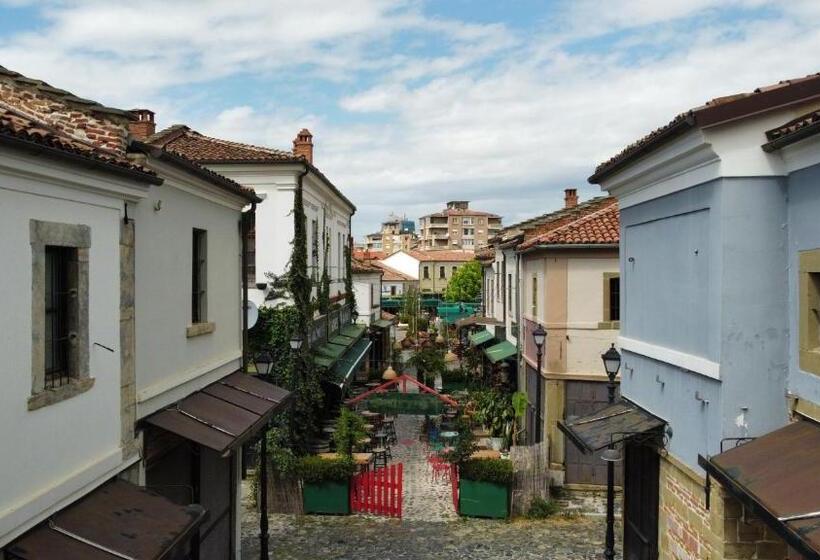 펜션 Livealbania Korçë Guesthouse