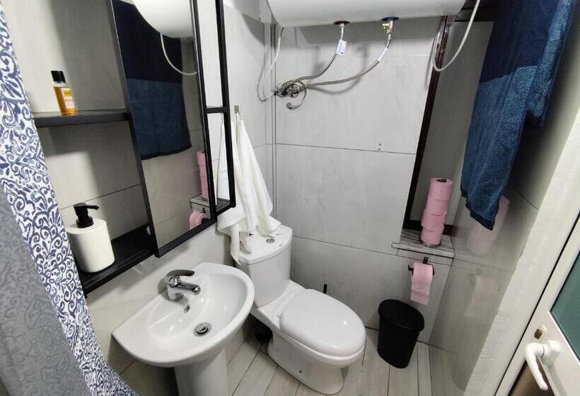 بنسيون Livealbania Korçë Guesthouse