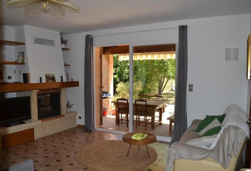 پانسیون Maison Rénovée Avec Terrasse Privative Et Jardin Au Centre De Gemenos