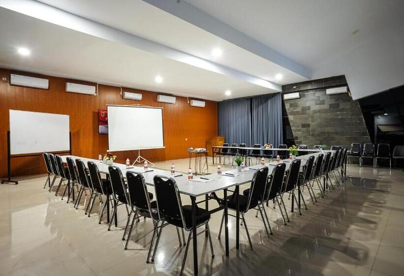 پانسیون Villa White Wringin Borobudur