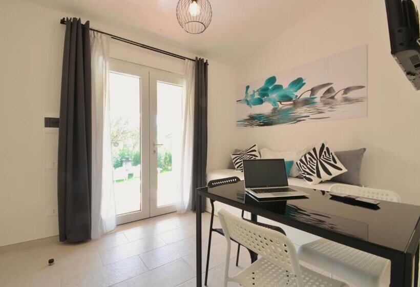 Isa   Residence In Costa Rei Just 450 Meters From The Beach, Apartments With Air Conditioning And Ou