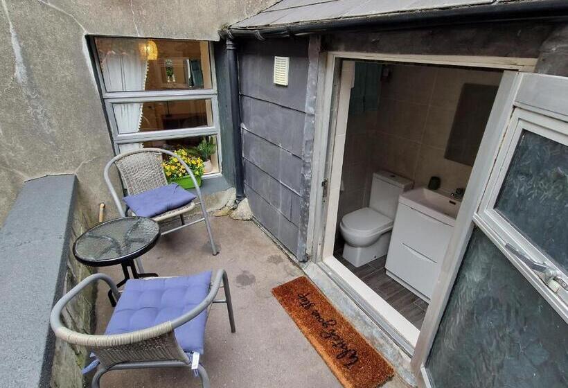 The Nu Place Suite