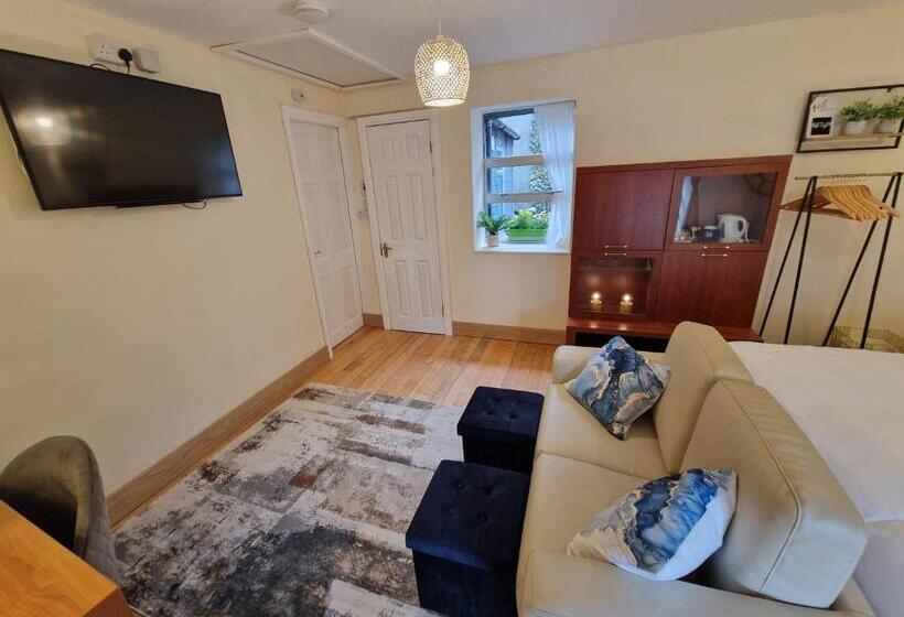 The Nu Place Suite