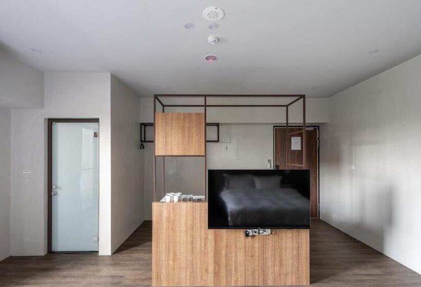 هاستل H Suite Inn