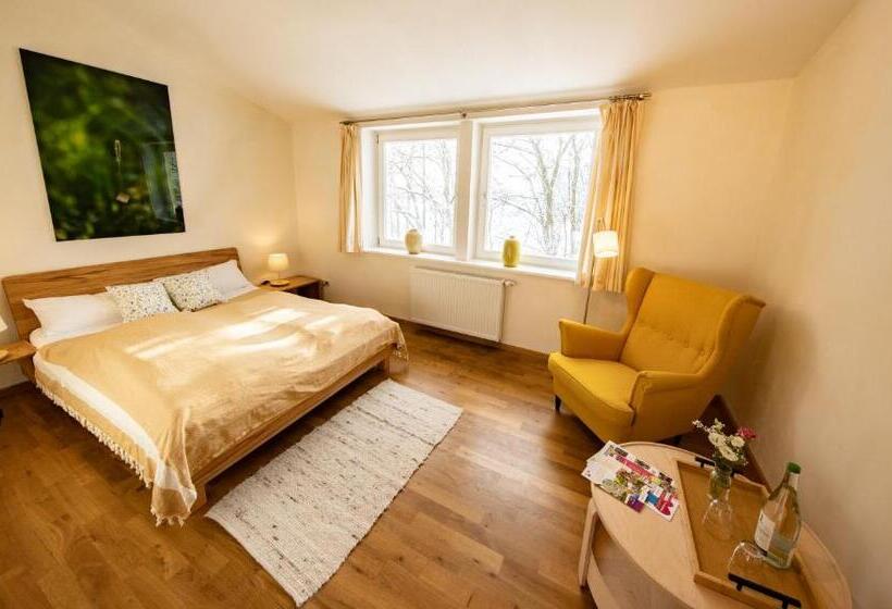 مبيت وإفطار Gästehaus Am Michaelshof, Im «haus Der Natur»