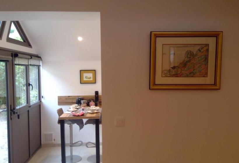 تختخواب و صبحانه L Atelier