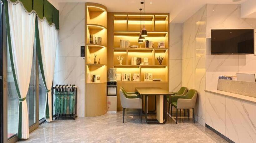 هتل City Comfort Inn Anshun West High Speed ​​railway Station Huangguoshu Street