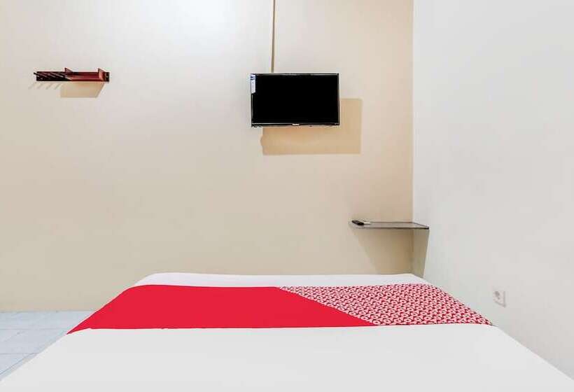 ホテル Oyo 91361 Benlin D Kost