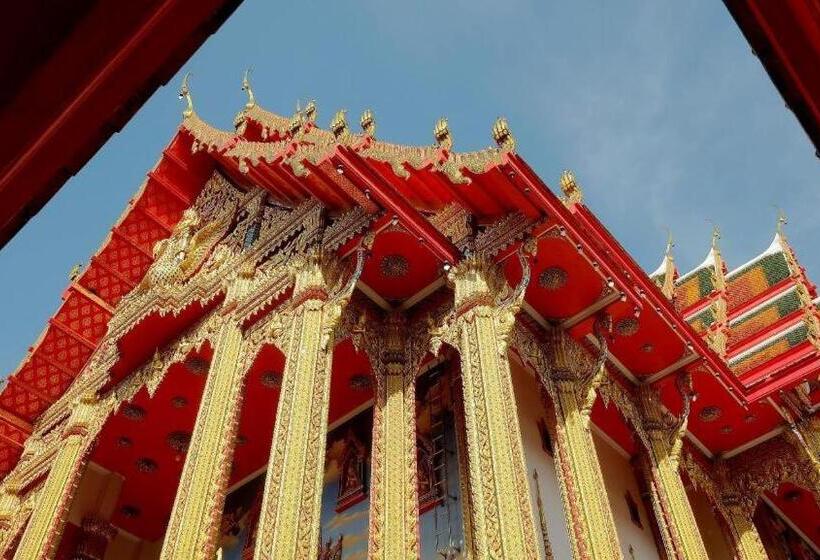 ホテル Surang Mansion