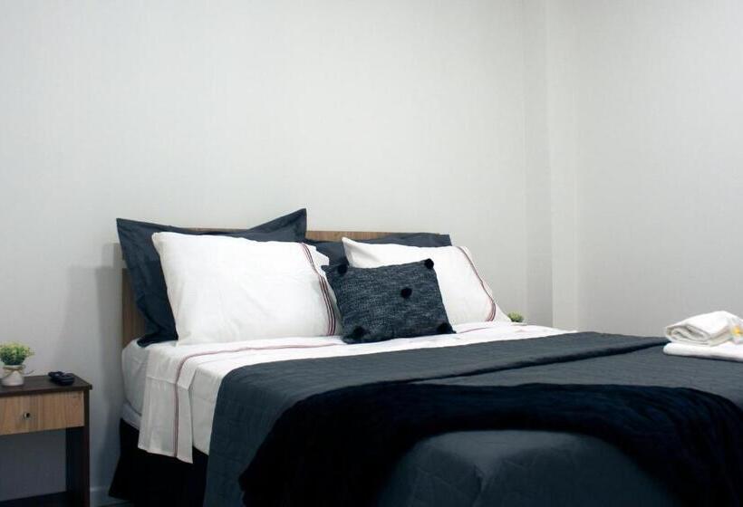 بنسيون Hostal El Valle