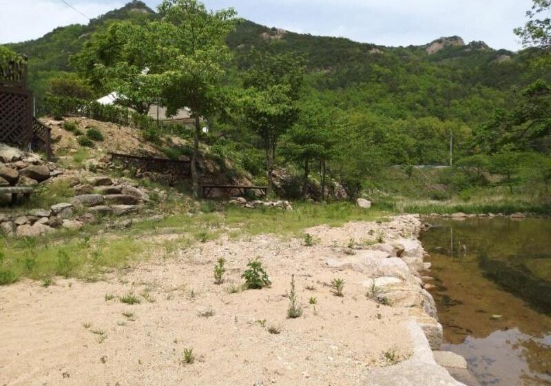 Пансион Sangjoo Munjangdae Healing House