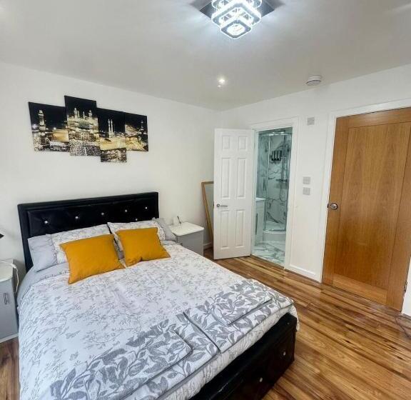 پانسیون Tina Guest House