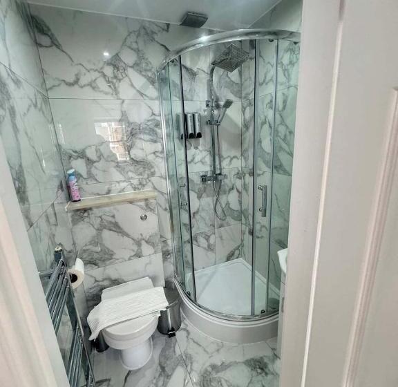 پانسیون Tina Guest House