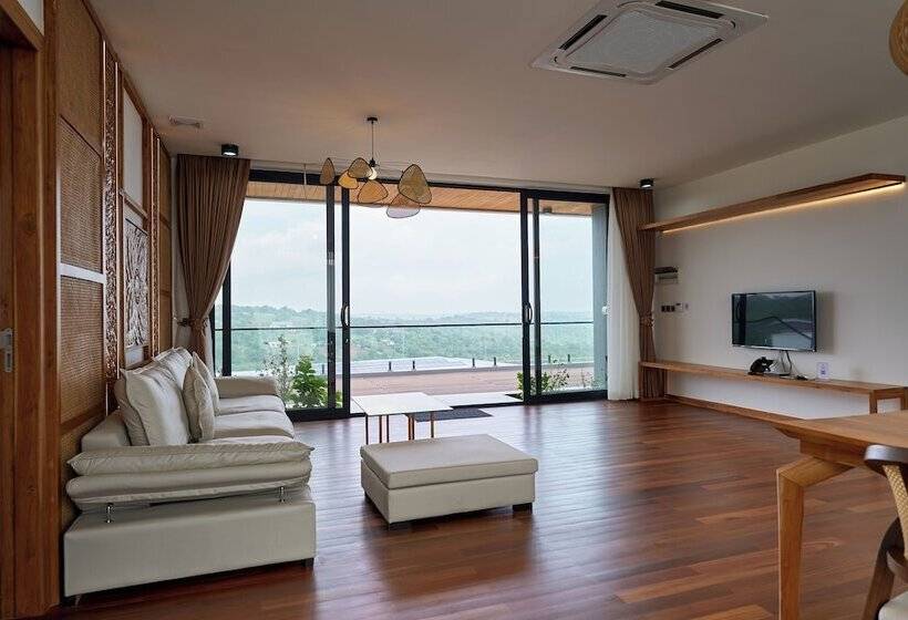 リゾートホテル The Pine Mansion