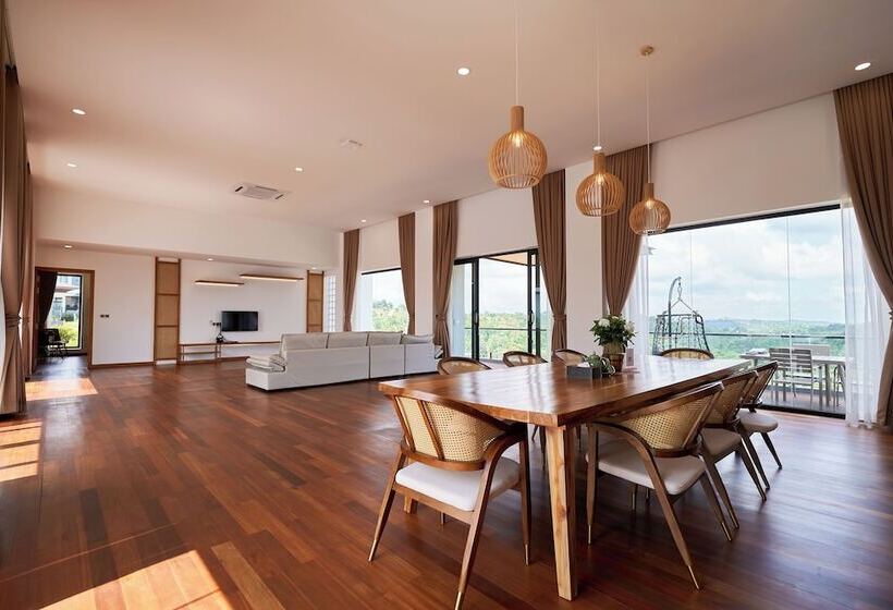 リゾートホテル The Pine Mansion