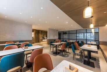 Hanting Premium Hotel Shanghai Yingao West Road Metro Station