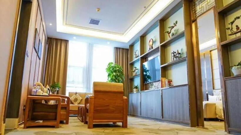 Starway Hotel Urumqi Economic Development Zone Railway Station