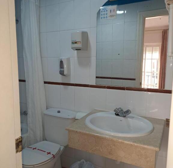 فندق صغير Hostal Montys