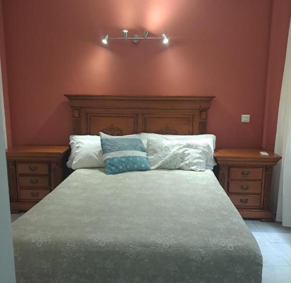 فندق صغير Hostal Montys