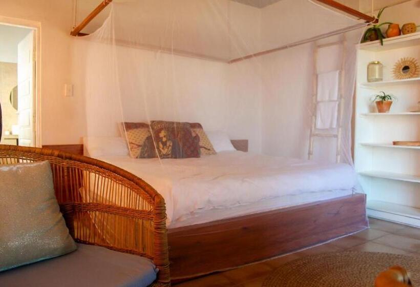 Lehani Beach Hostel