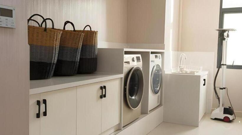 Echarm Hotel Zhongxiang Mochou Lake