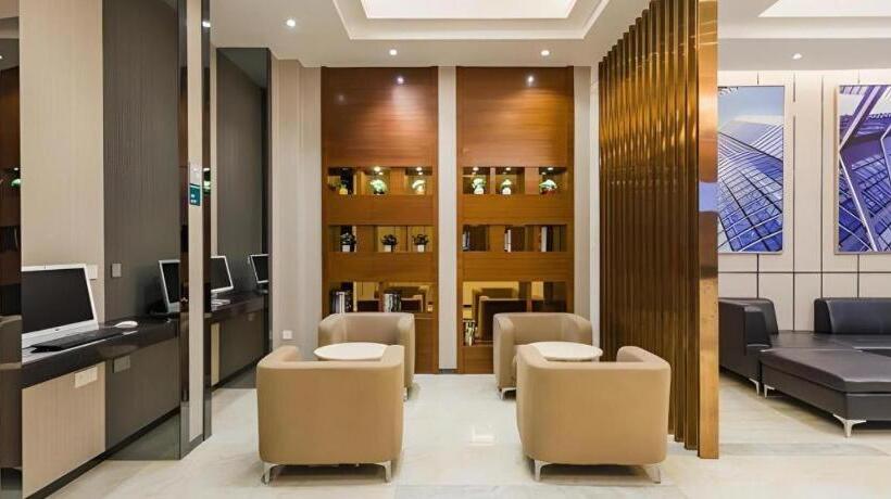 酒店 City Comfort Inn Heyuan Wanlong City Railway Station