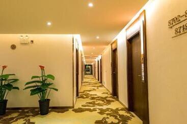 هتل James Joyce Coffetel Guilin Railway Station Xiangbi Mountain Liangjiang Sihu Wharf