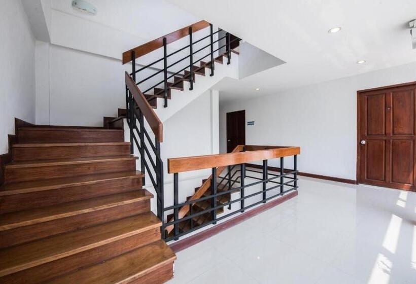 هتل Oyo 371 Sea Breeze Residence