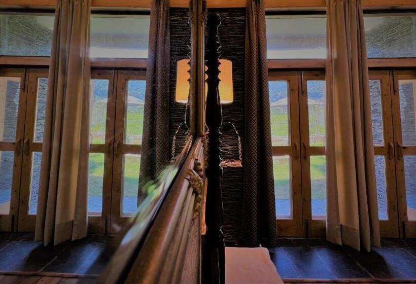 فندق Osho Himalayas Meditation Resort