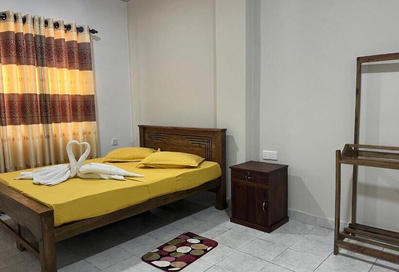 پانسیون The Lake Round Guest House